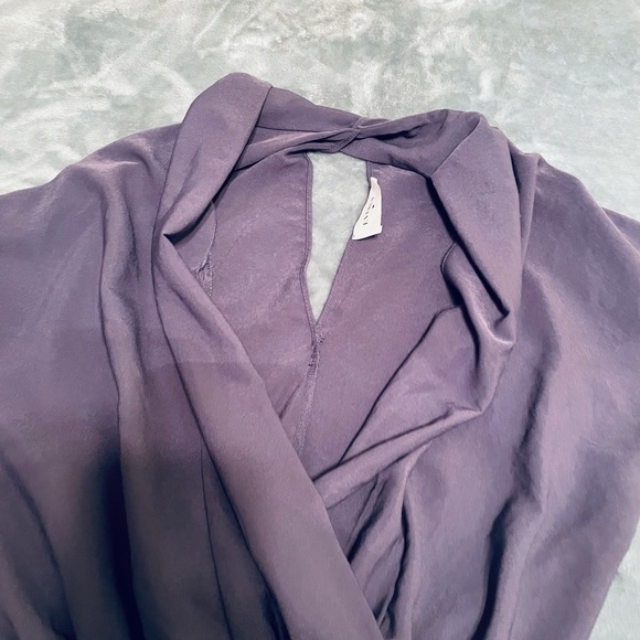 Grey deep v-neck top, flattering waist, Medium,$25 - Picture 2 of 5